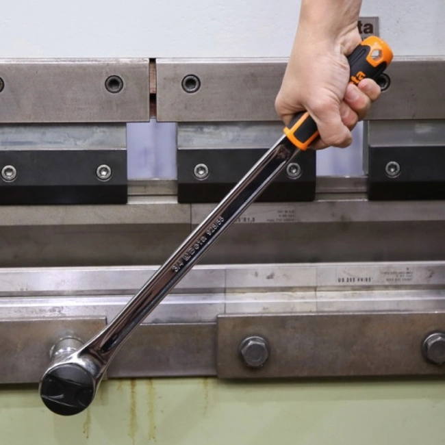 Vendita online Cricchetto reversibile con attacco quadro maschio 3/4